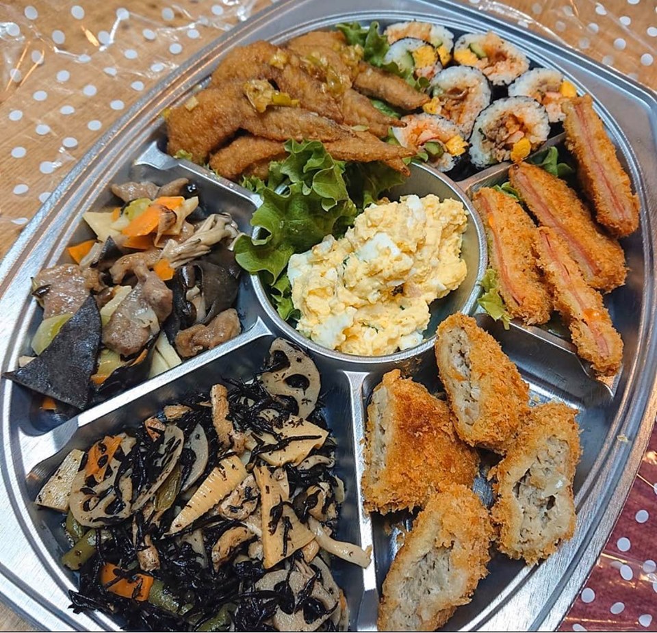 笑家3000円